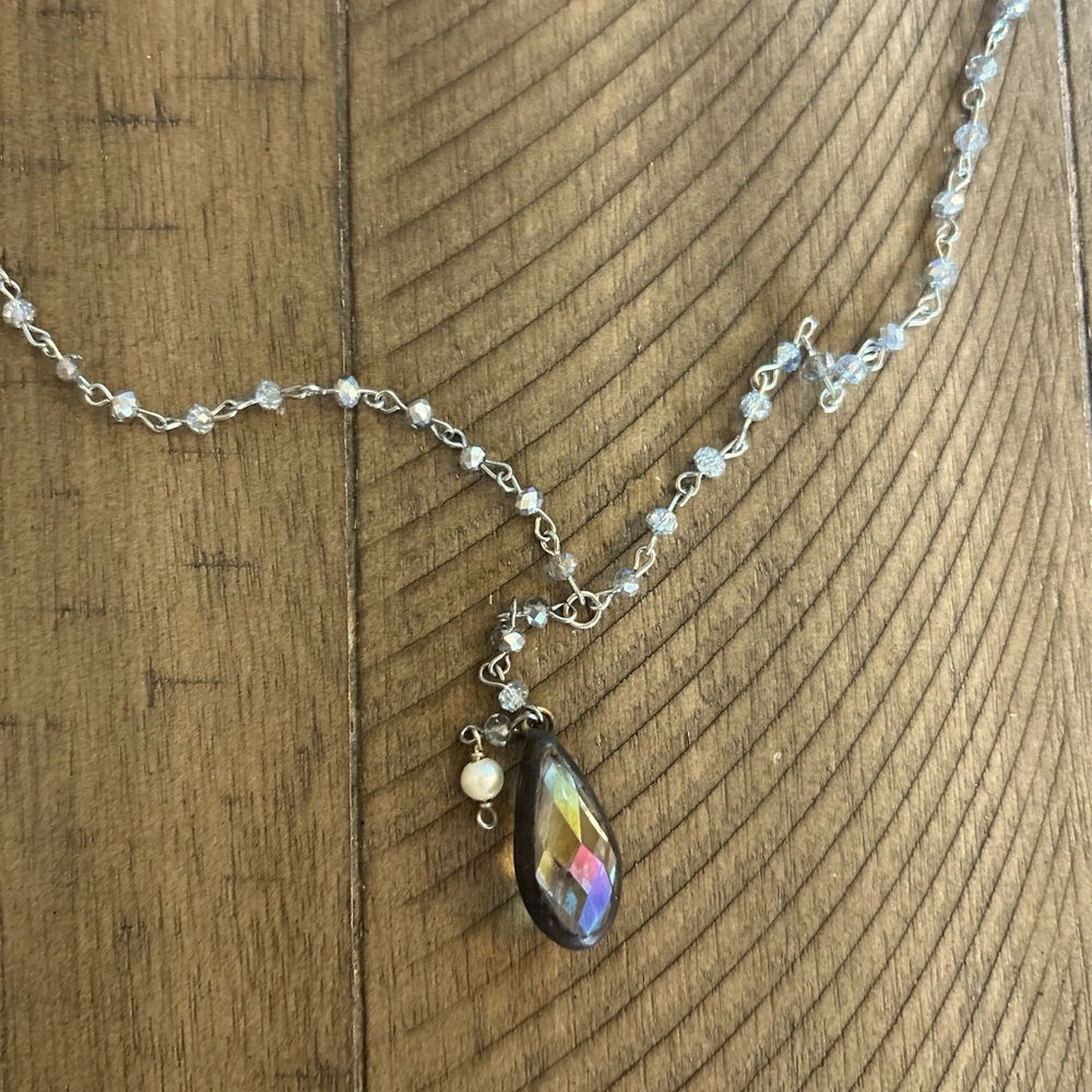 30" CRYSTALS AND PEARLS WRAPPED STERLING SILVER AND CRYSTAL CHARM NECKLACE; NEW;
